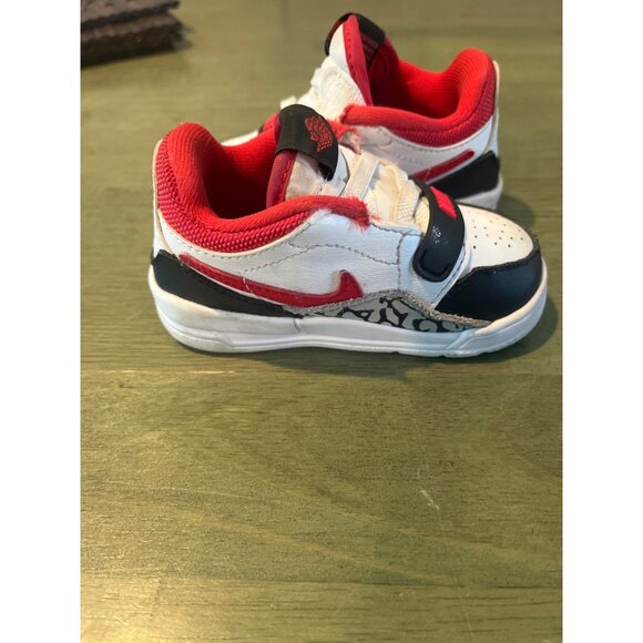 Air Jordan Toddler Shoes Size 5C Red/Black/White - Picture 4 of 9